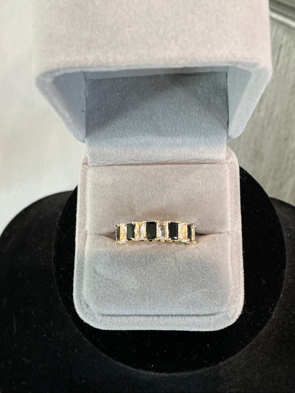 Gold Band Ring with Black Rectangular Stones - Women Jewelry